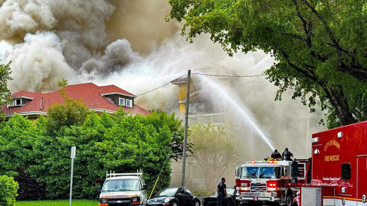Man charged with shooting in Miami apartment fire, convicted of attempted murder in 1990s