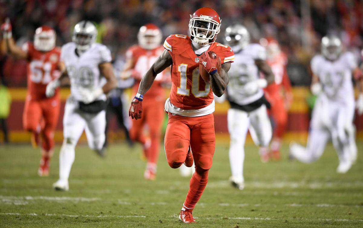 Kansas City Chiefs wide receiver Tyreek Hill (10) was traded Wednesday the Miami Dolphins a blockbuster deal that saw Miami giving up five draft picks including its No. 1 (29th overall) next month.