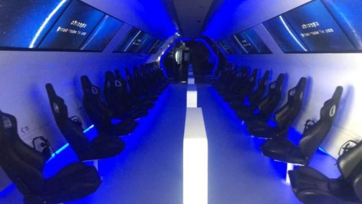 A virtual reality demo called “The Capsule” in Innovation Hall of the Peres Center for Peace and Innovation. The experience highlights Israel as a leading force in technology and is centered on taking on the future challenges facing humanity through digital medicine, food technology, smart transportation, nano-robots and space travel.