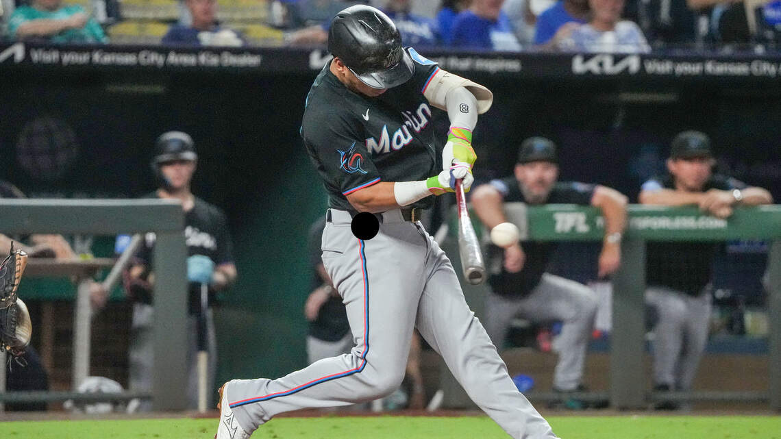 Javier Sanoja helps Marlins rally for road victory over the Royals