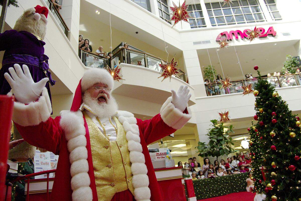 Santa arrives at Aventura Mall for the holiday season in this Nov. 14, 2009, file photo.