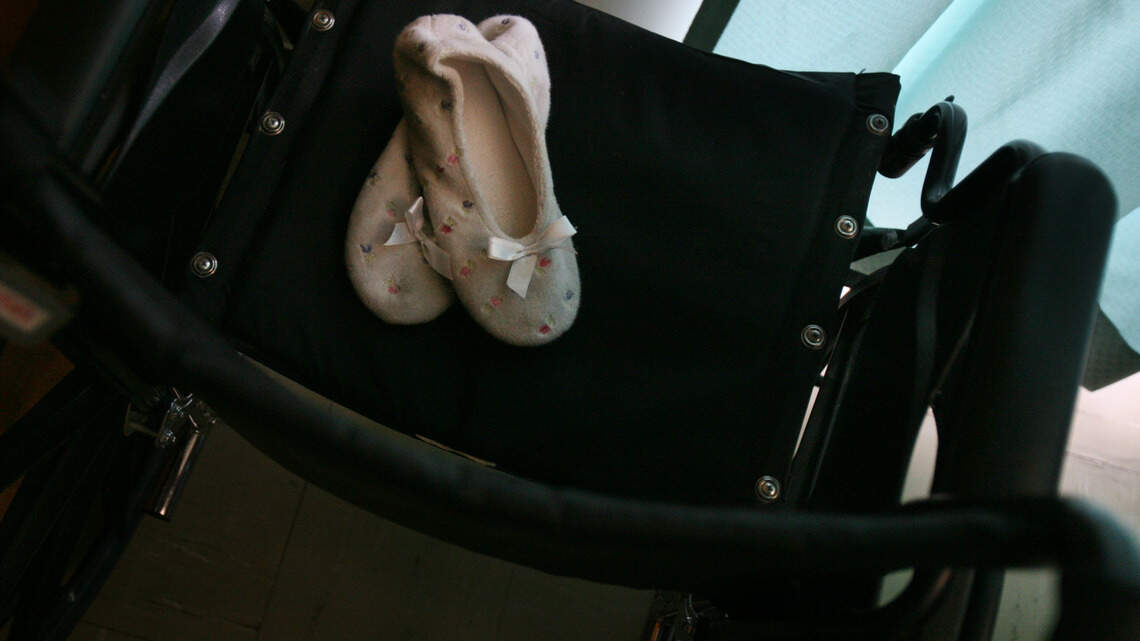 South Florida nursing assistant suspended. Did she bruise an elderly couple?