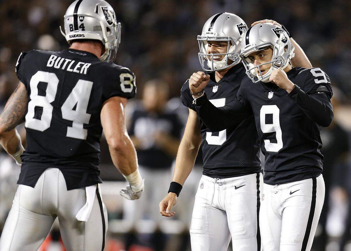 Oakland Raiders kicker Eddy Pineiro (9) and punter Johnny Townsend had success together at Florida and hope to continue that success in Oakland.
