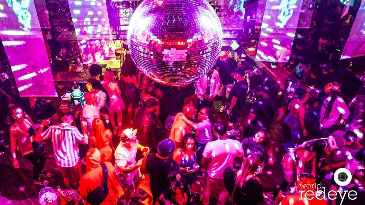 A shot from “Doo-wop... that R&B thang,” Miami’s newest R&B party started by Headliner Group CEO Michael Gardner and DJ Rahsaan “Fly Guy” Alexander.