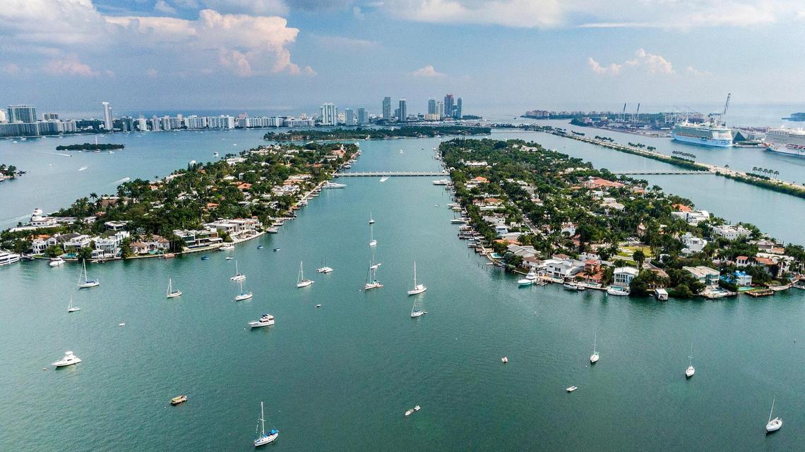 West view of Hibiscus Island (left) and Palm Island (right), manmade islands in Biscayne Bay that are now part of Miami Beach, on Friday, Jan. 7, 2022.