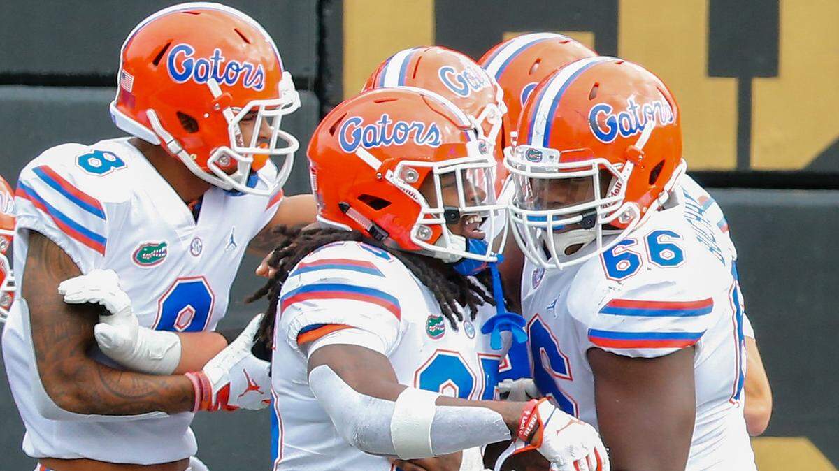 Jordan Scarlett (25) a gradaute of Fort Lauderdale St. Thomas Aquinas, will be counted on to help spark the Gators’ running game against the Georgia Bulldogs.
