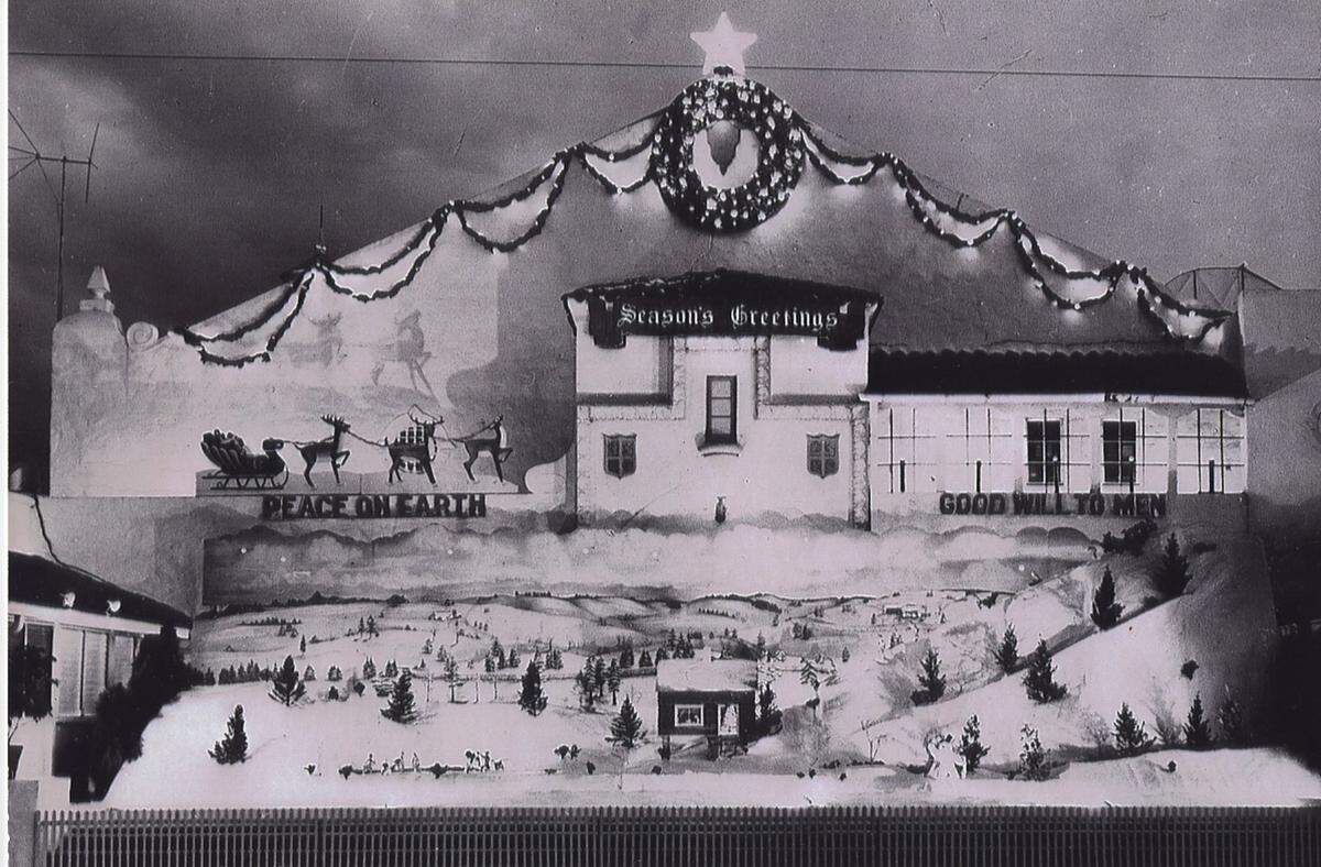 A 1952 Christmas display at the Holsum Bakery building on US-1 in South Miami.