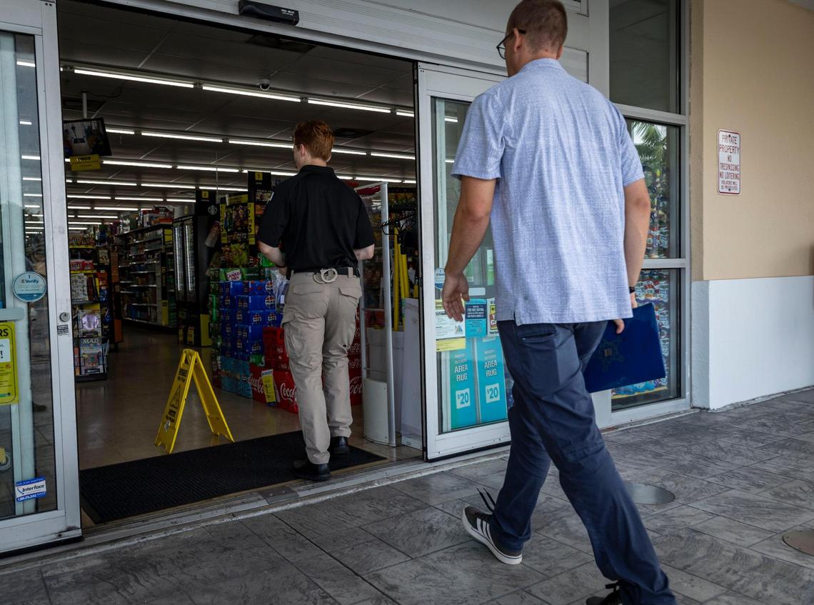Miami, FL, July 23, 2025 - U.S. Secret Service Agents enter a business in Hialeah Florida to check for Card Skimmers and other devices used by criminals to rip-off consumers. The Secret Service is conducting an operation in Miami this week aimed at combatting EBT fraud and illegal ATM point-of-sale payment card skimming. They will be going around to different businesses and informing them about the scams.