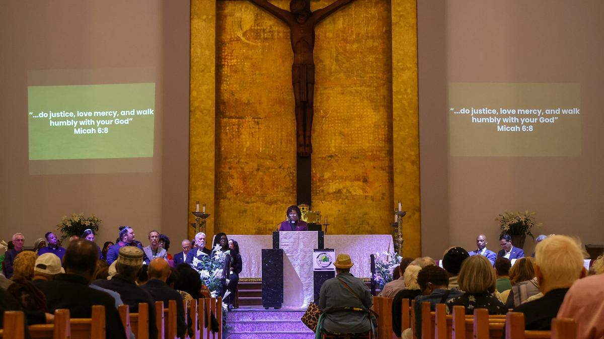 The interfaith nonprofit PACT (People Acting for Community Together) holds their annual assembly to press elected leaders on issues around the lack of mental health facilities and affordable housing in Miami-Dade County. 