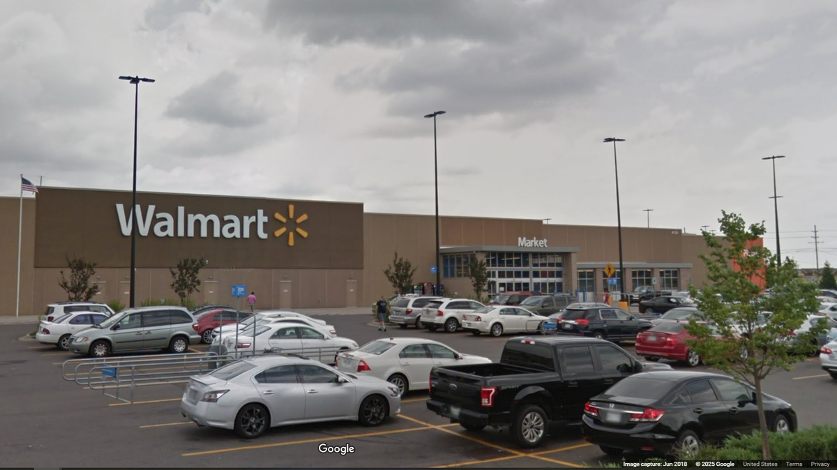 A 27-year-old man attacked a North Mississippi Walmart employee and suffered fatal injuries, according to Horn Lake police. 