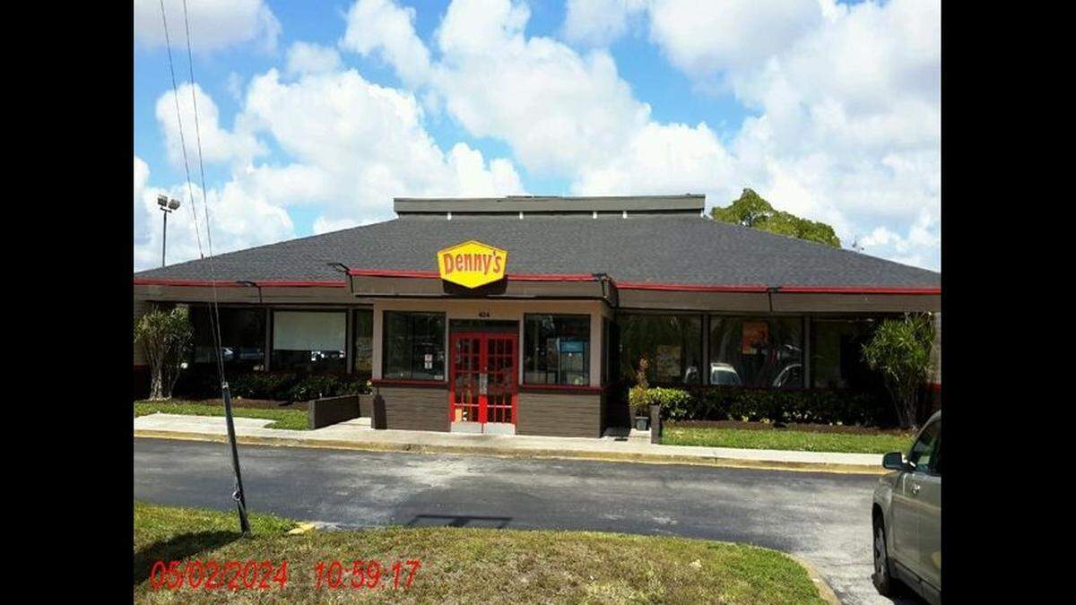 Denny’s, 404 S. State Rd. 7, Hollywood