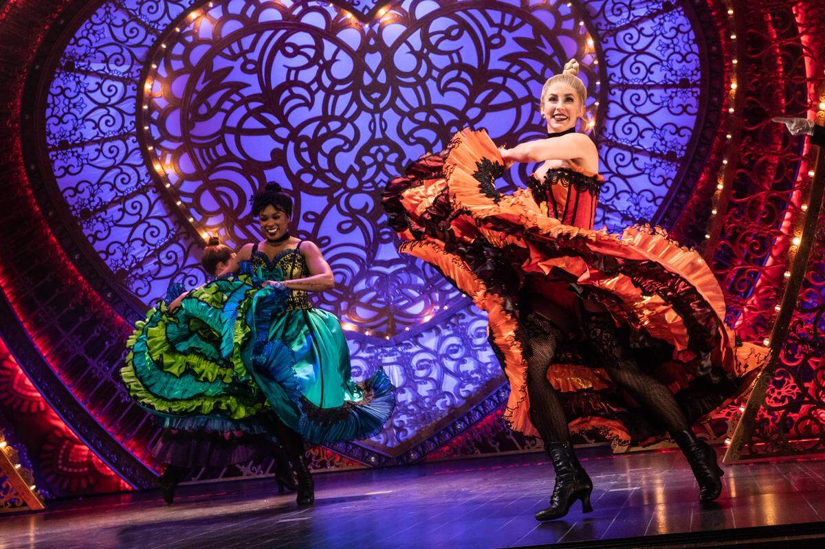 Adéa Michelle Sessoms and Jennifer Wolfe in the North American Tour of Moulin Rouge! The Musical