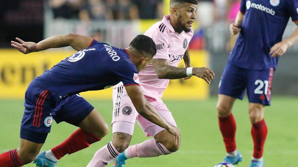 Inter Miami CF defender Deandre Yedlin controls the ball during the 2022 MLS season opener against Chicago Fire on Saturday, February 26, 2022 at DRV PNK Stadium in Fort Lauderdale. Andrew Uloza / for THE MIAMI HERALD