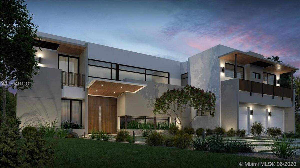 4875 Pine Dr., Miami, FL