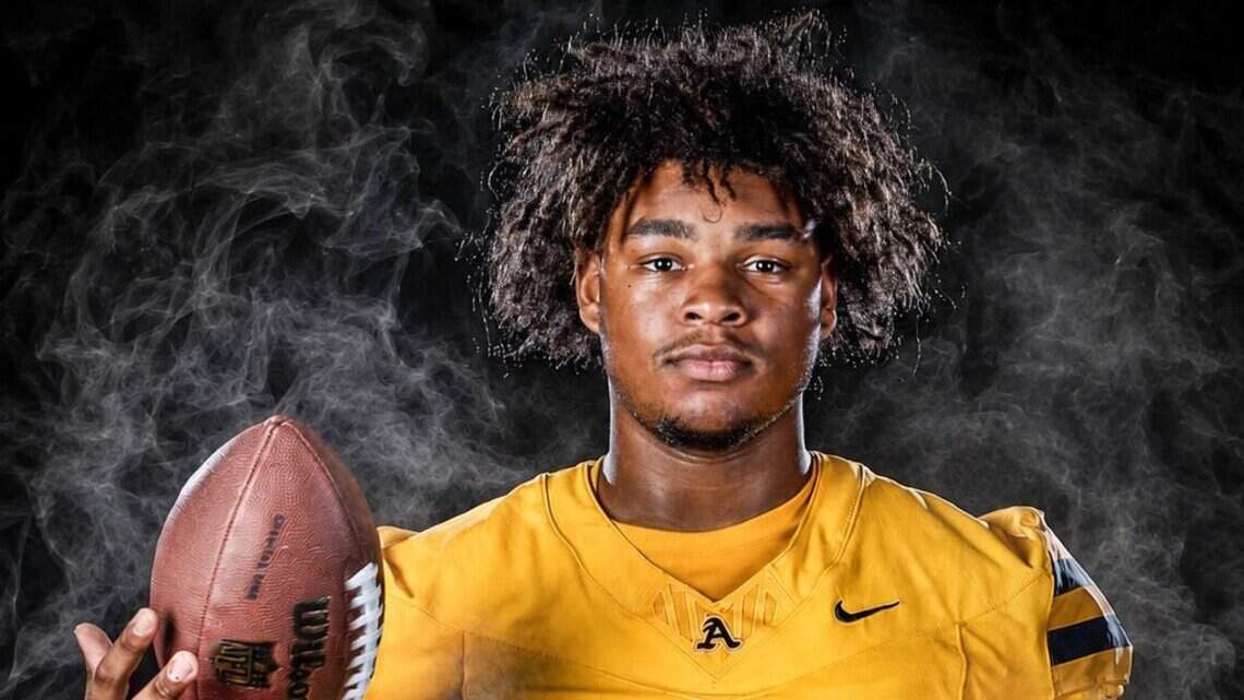Nation’s top offensive tackle recruit seeks to lead Aquinas to more championships