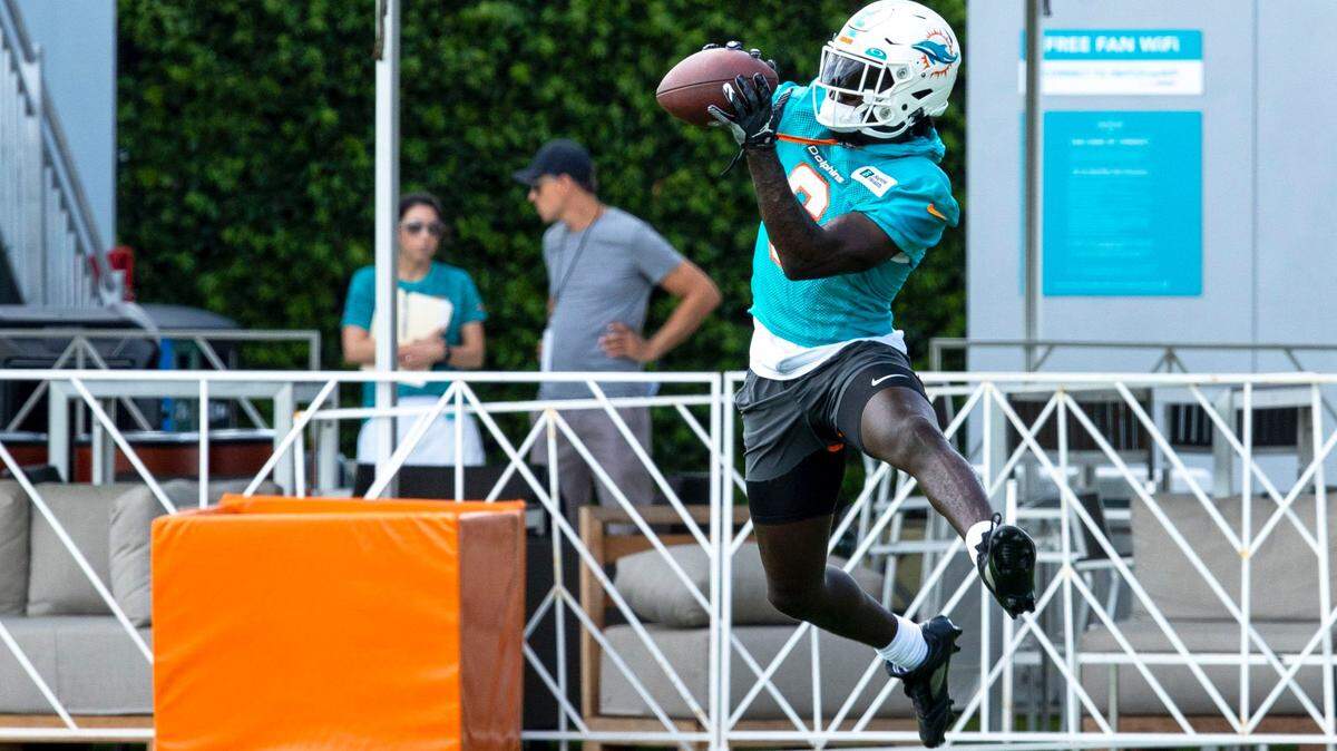 Miami Dolphins cornerback Trill Williams (6) catches the ball during Dolphins training camp at Baptist Health Training Complex in Miami Gardens on Monday, August 1, 2022.