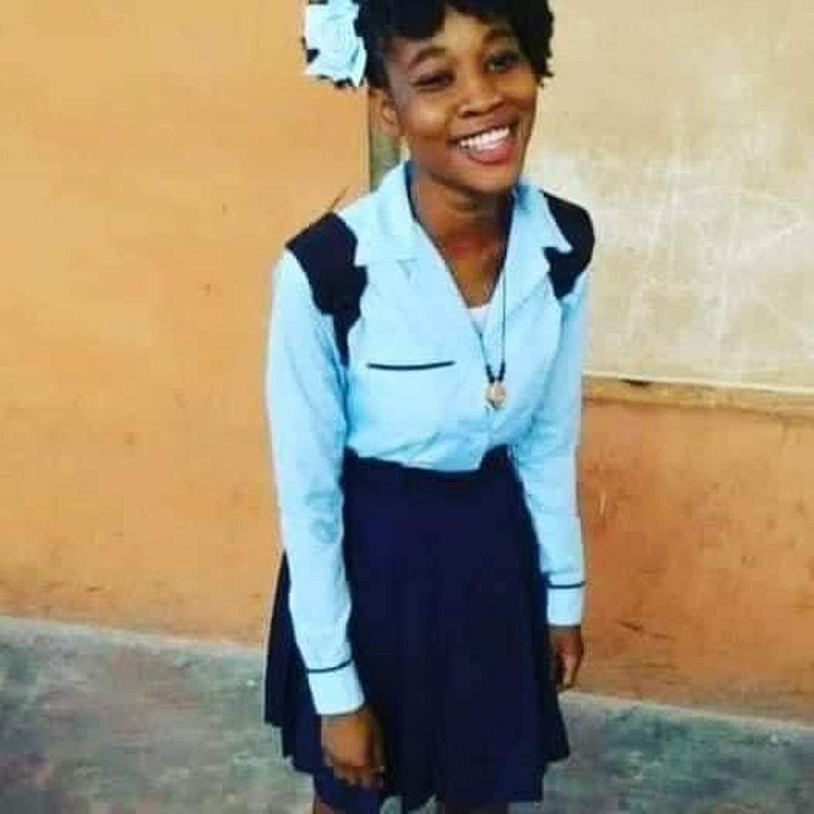 Port-au-Prince high school student and kidnapped victim Evelyne Sincère was kidnapped and killed after her family failed to come up with the ransom. She was beaten and bruised, and her lifeless body was dumped on a heap of trash on the side of a road.