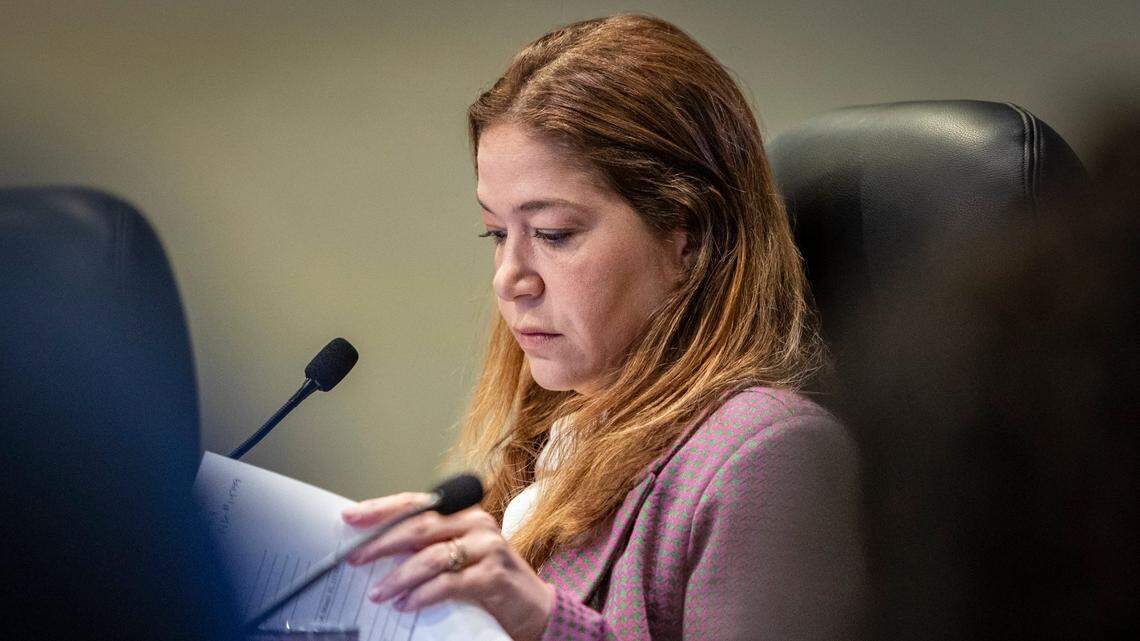 Former Miami city commissioner cleared in bribery investigation