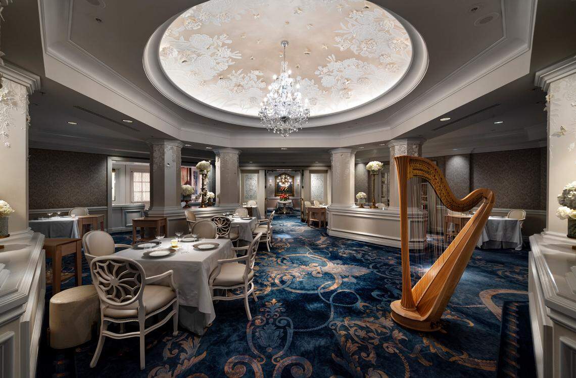 El elegante Victoria & Albert's, en el Grand Floridian Resort de Disney, fue incluido en la Guía Michelin 2023. Kent Phillips