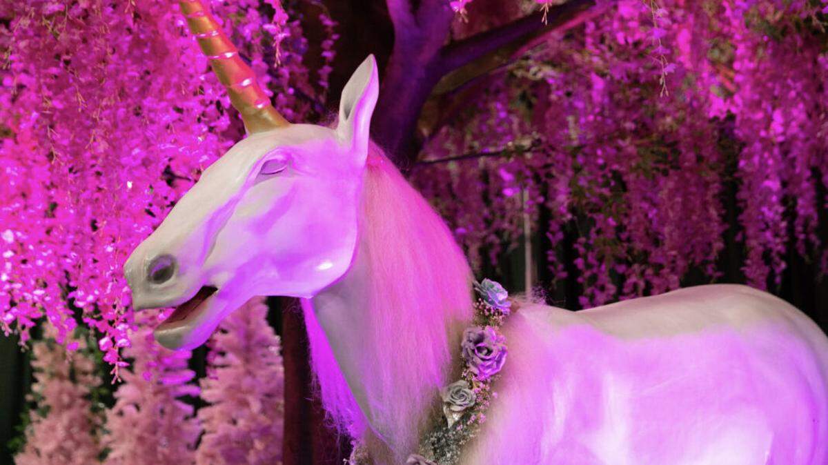 Unicornios de tamaño natural, un bosque encantado y un día lleno de diversión con actividades y atracciones con unicornios lo esperan en Unicorn World, en el Centro de Convenciones de Miami Beach.