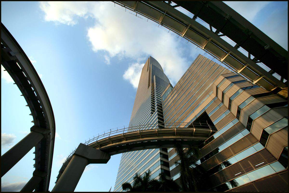 South view, with Metromover tracks.