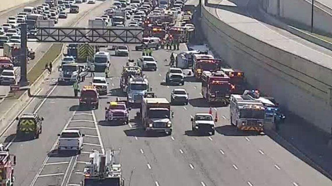 Traffic alert: Crash shuts down westbound lanes of I-595 near Davie, police say