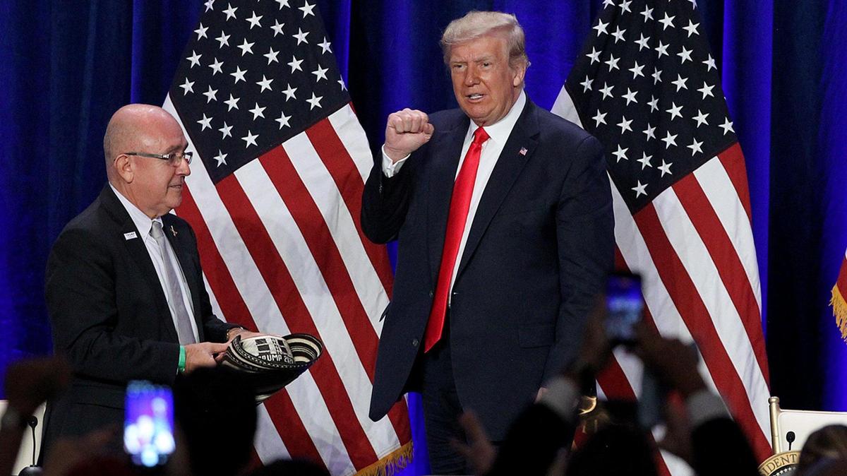 Imagen de archivo: El ex presidente Donald J. Trump  durante un evento de Latinos por Trump en su complejo de golf de Doral el 25 de septiembre de 2020.
