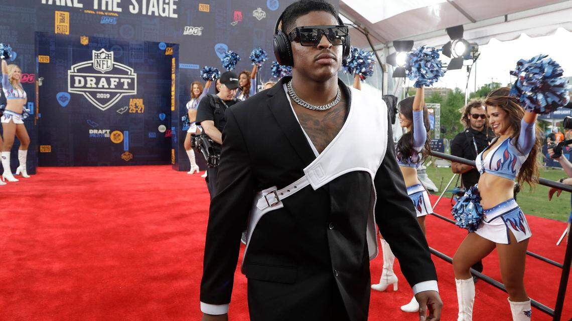 Reviewing the outfits of each South Florida football player at the NFL Draft
