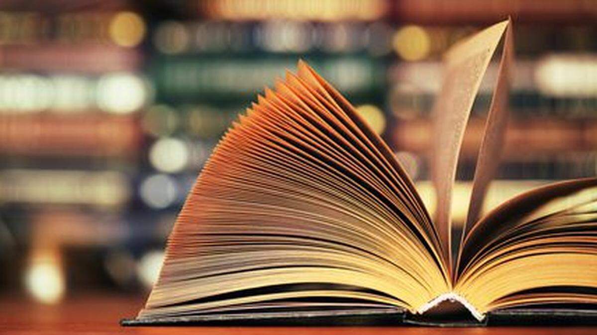 Columnist Pitts says that his reading list previously included few books written by women.