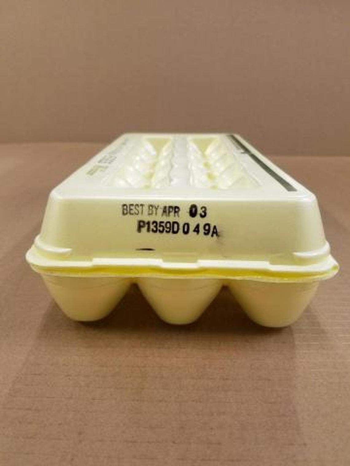 The lot number and best by date on Publix eggs in the recall