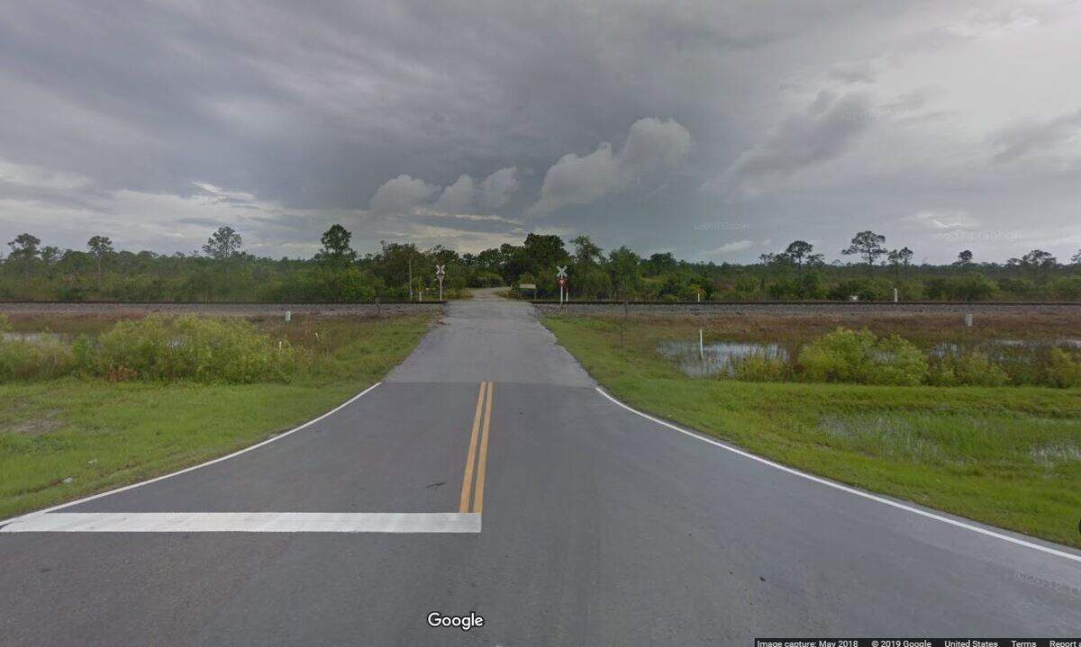 A Google Earth shot of the railroad crossing at North Grade Road from May 2018.