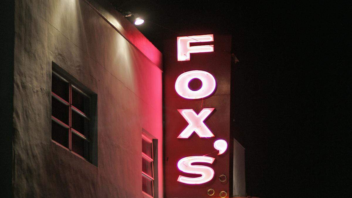 The sign for Fox's Lounge in 2007.