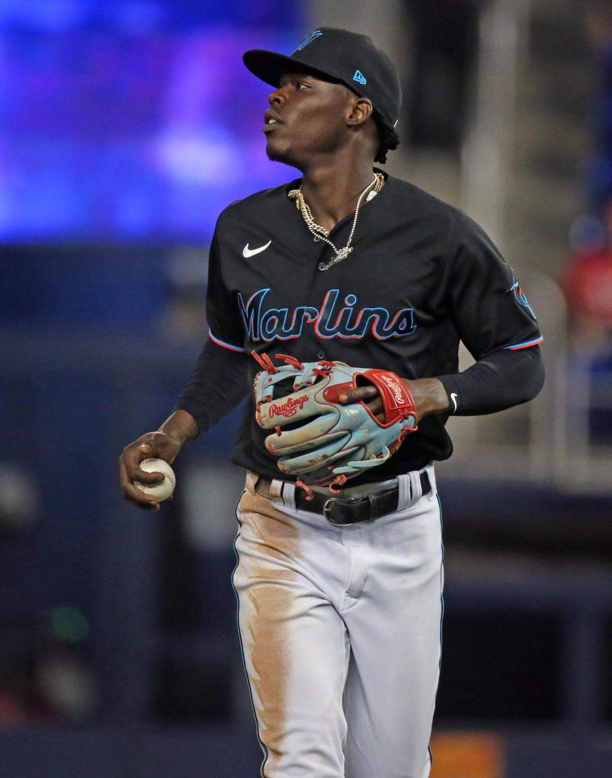 Miami Marlins second baseman Jazz Chisholm Jr. (2) jogs to the dugout between innings as the Miami Marlins host the Cincinnati Reds at loanDepot park in Miami on Friday, August 27, 2021.