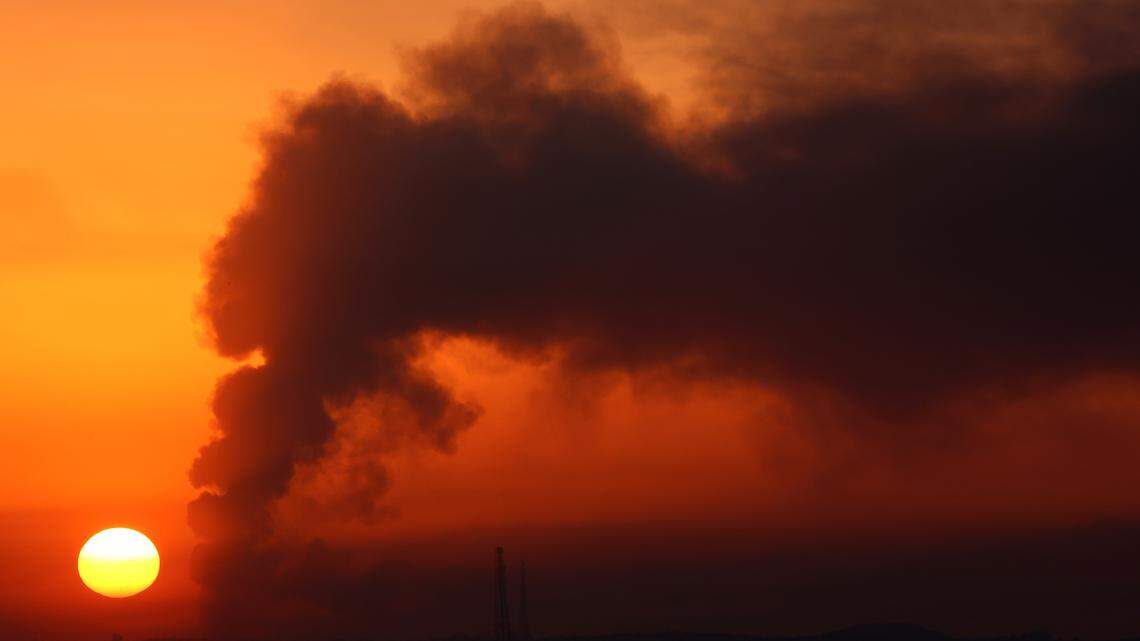 The U.S. economy is roaring. But Americans have good reason to worry. This is why