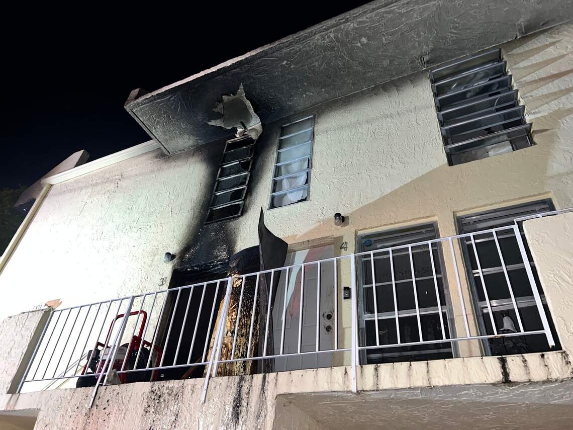 Miami apartment complex fire displaces 14, including child | Miami Herald