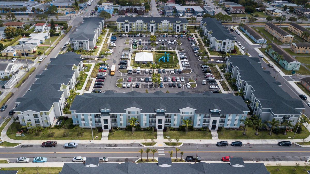 Related Urban y Miami-Dade completaron la tercera fase de Liberty Square, una comunidad de ingresos combinados. Harmony at Liberty Square es la parte más reciente del proyecto de reurbanización de $300 millones.