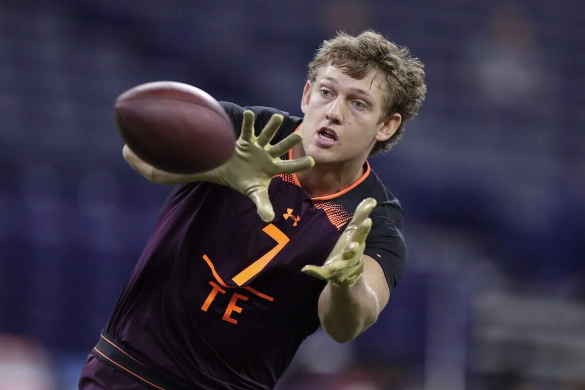 Iowa tight end T.J. Hockenson runs a drill at the NFL football scouting combine in Indianapolis. Noah Fant and T.J. Hockenson spent their three years at Iowa trying to one-up each other in a friendly but fierce competition. So, why should the NFL draft be any different? The latest members of the Hawkeyes’ long pipeline to the pros are expected to become the first tight end duo from the same school ever selected in the first round of the draft.