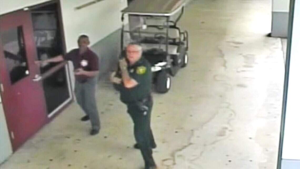 Parents express outrage after Parkland deputy ends silence | Miami Herald