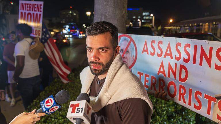 “Una masacre”. Exiliados en Miami realizan vigilia por hombres muertos y heridos en lancha tiroteada por Cuba