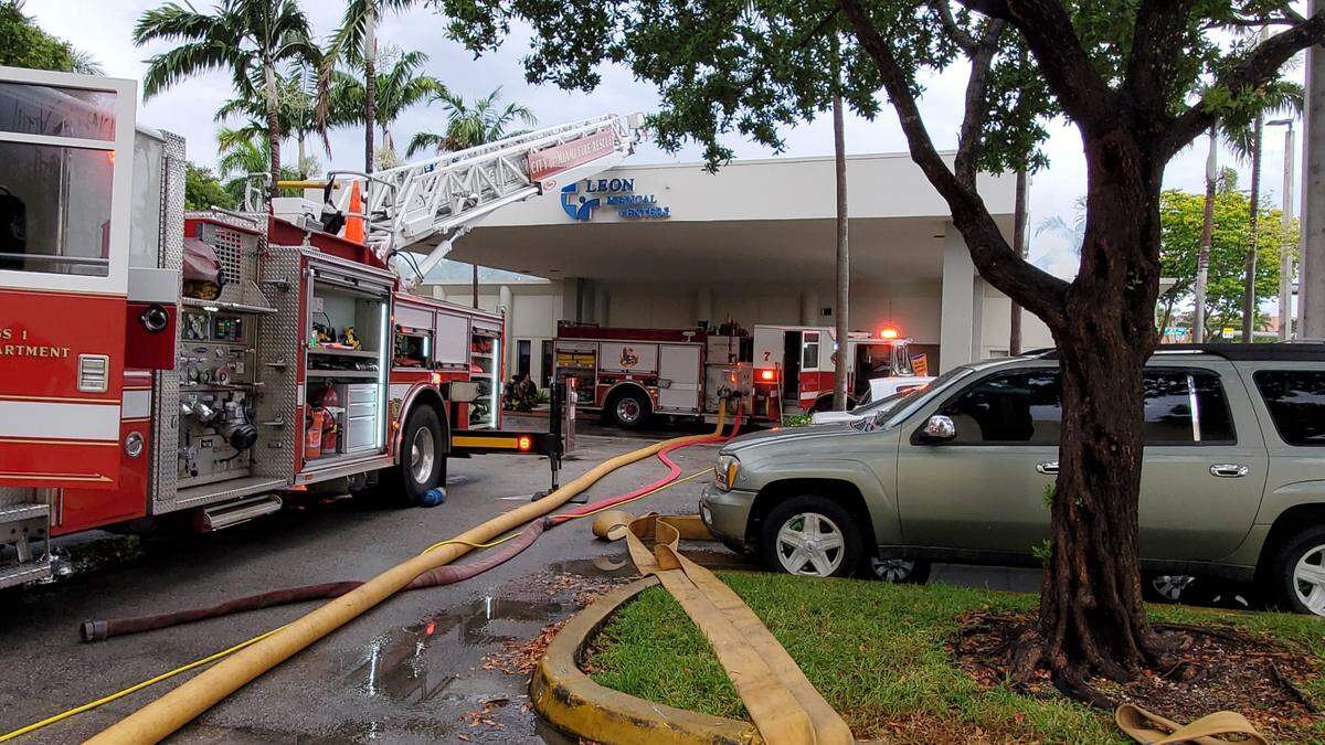An early morning fire prompted an evacuation at a Leon Medical Centers building in Miami Friday.
