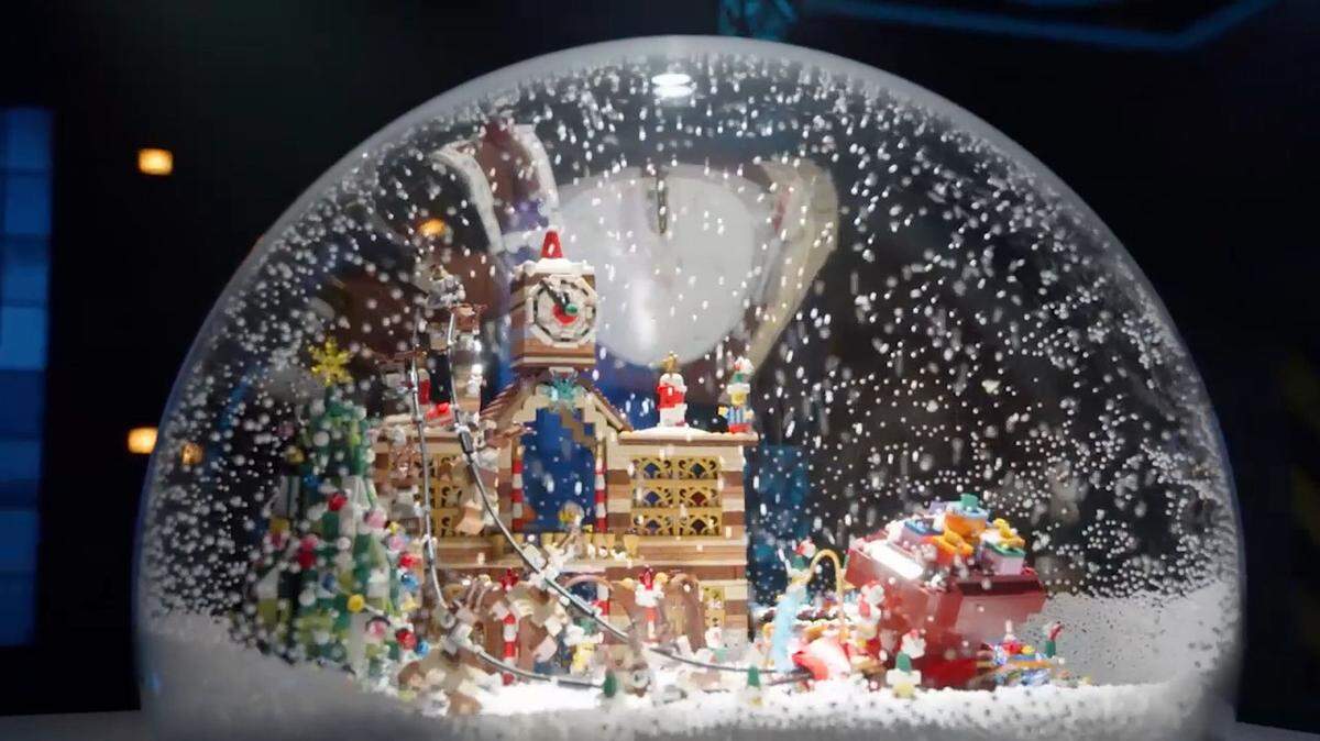 Much of the world is experience warm weather in December. So why is snow, ice and cold still so closely associated with Christmas?