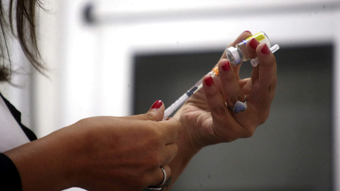 Flu season is here: Florida pharmacies are rolling out new vaccines, COVID shots