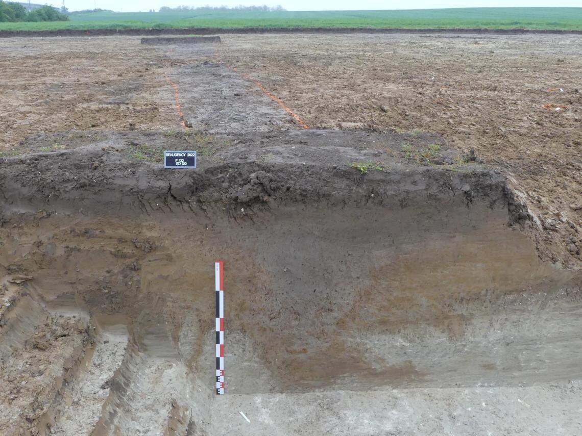 Archaeologists found partitions throughout the site that indicated different zones for activities.