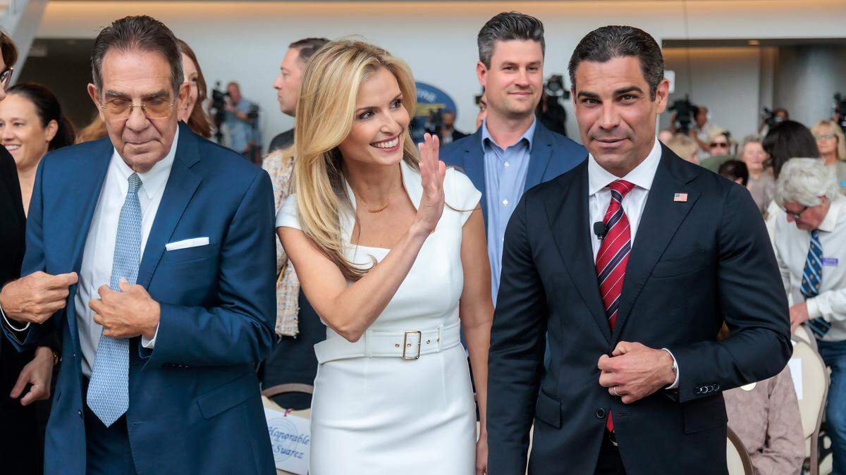 Miami Mayor Francis Suarez, wife Gloria and his father former City of Miami Mayor Xavier Suarez before his first speech as a candidate for the 2024 Republican presidential nomination at the Ronald Reagan Presidential Library in Simi Valley, California on Thursday, June 15, 2023.