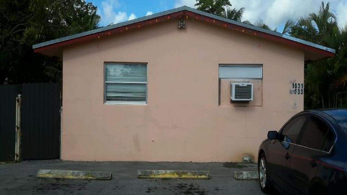1631 SW 40th Terrace, the unincorporated Broward County rental property from which four people were taken Sunday night