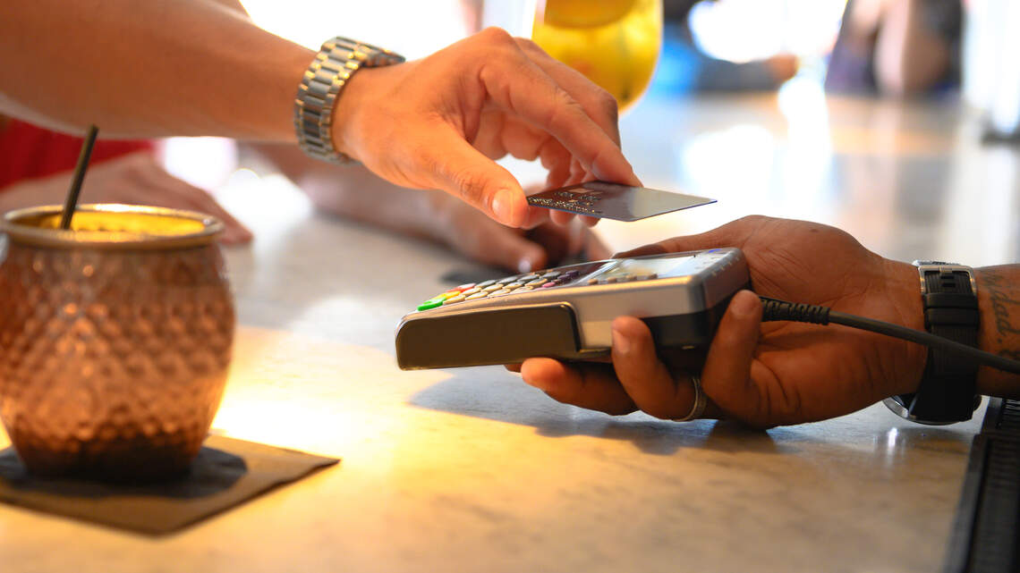 My laundromat accepts Apple Pay. Why won’t they take my cash? | Opinion