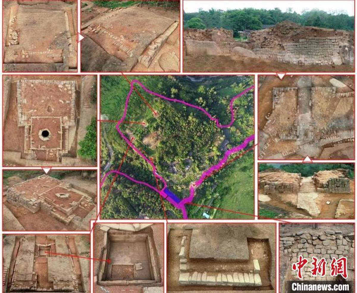 The imperial palace ruins included mulitple large structures.