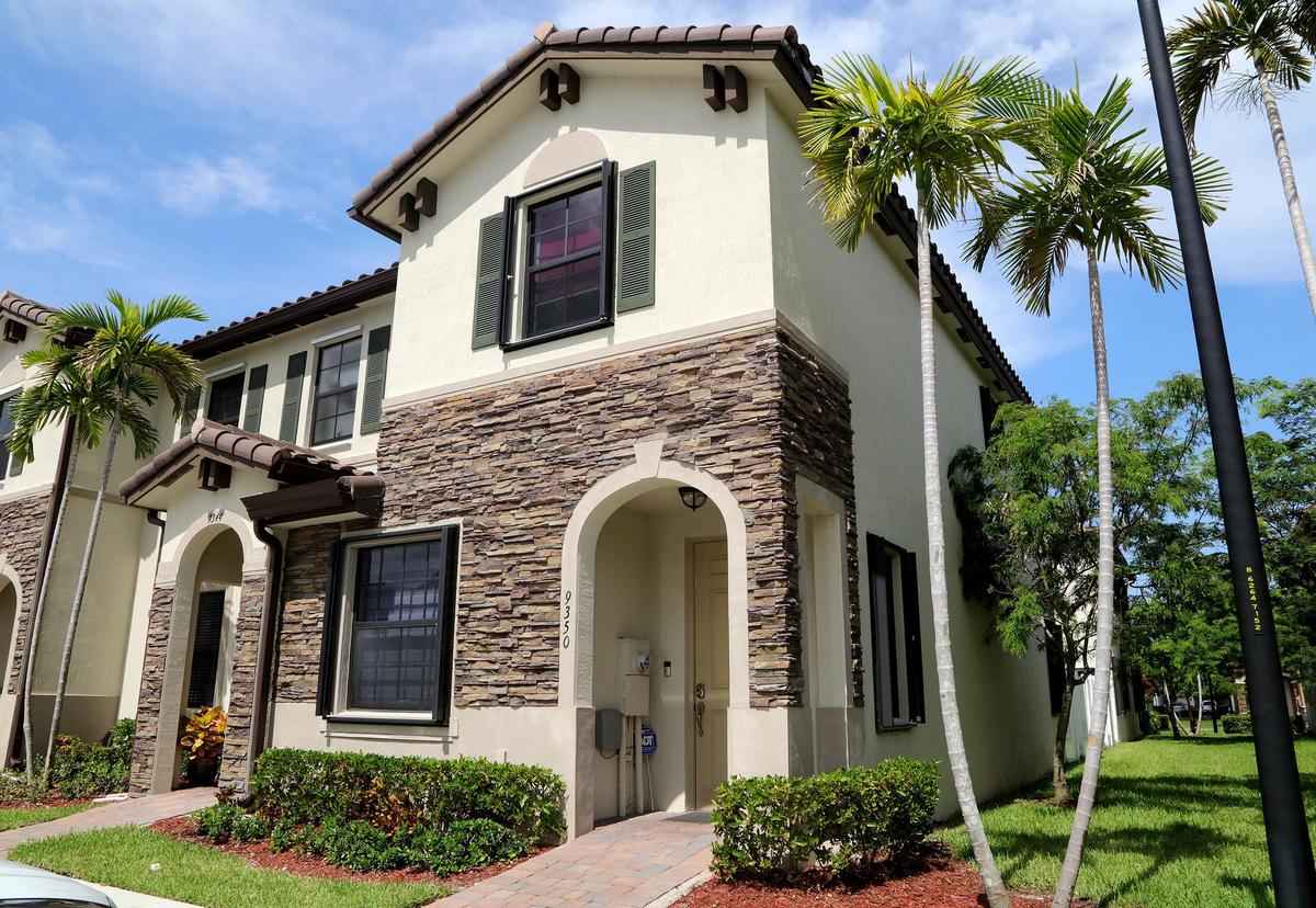 Property for sale located in the Bonterra community at 9350 W 33rd Ln, Hialeah 33018.