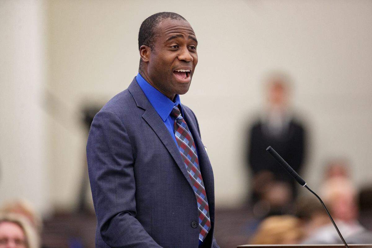 After a cluster of measles cases at an elementary school in Weston, Florida Surgeon General Joseph Ladapo said he’ll let parents decide whether children who are not vaccinated for measles, have not had a previous measles infection and do not have symptoms should stay home or go to school. Kids with symptoms should stay home.