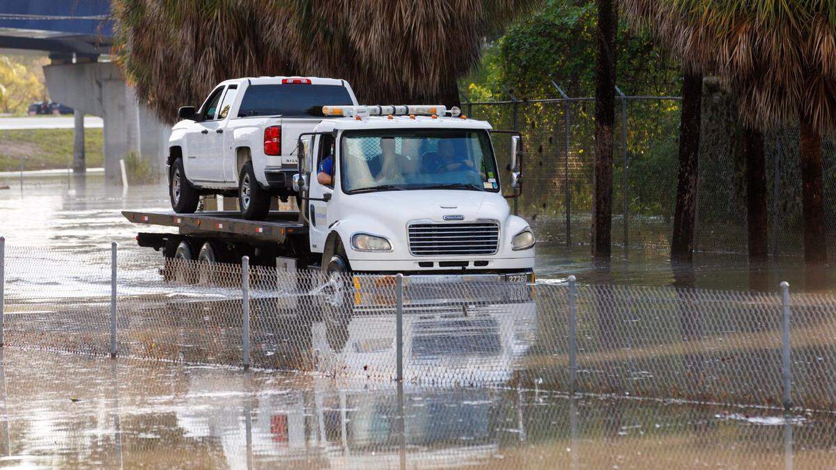 Miami Beach companies offering free towing services after deluge. Here’s who to call